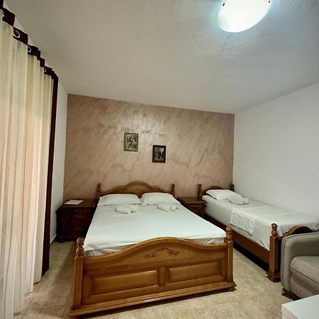 Hotel Casa Family à Ulcinj Extérieur photo